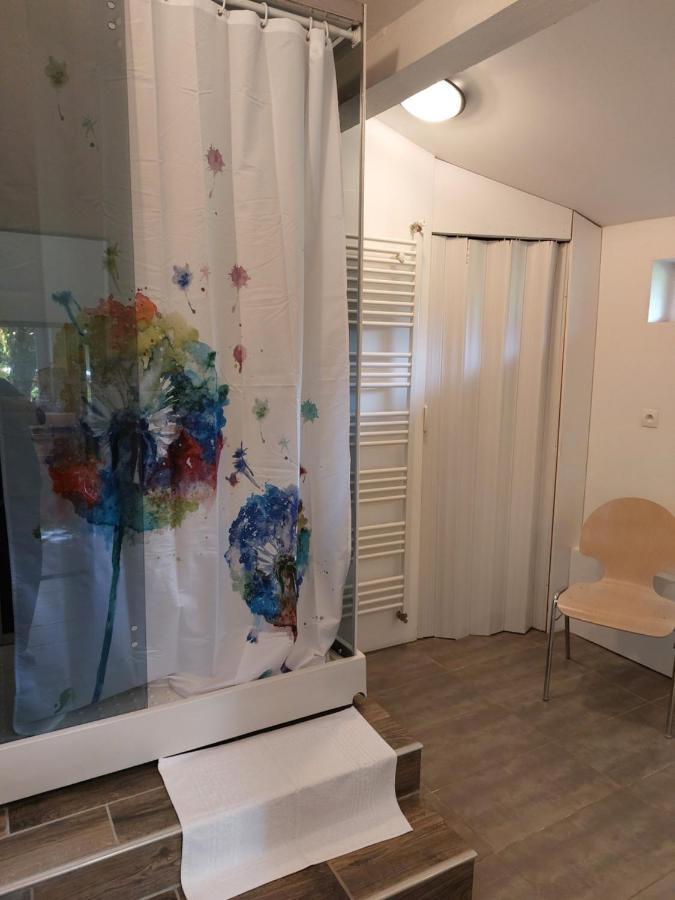 La Cambuse Des Gones - Gite 3 Chambres Thurins Exteriér fotografie