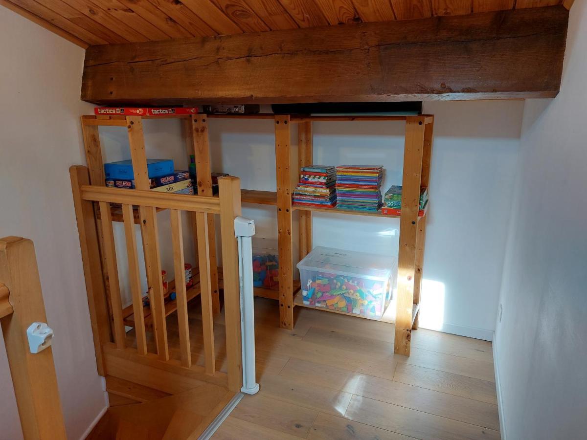 La Cambuse Des Gones - Gite 3 Chambres Thurins Exteriér fotografie